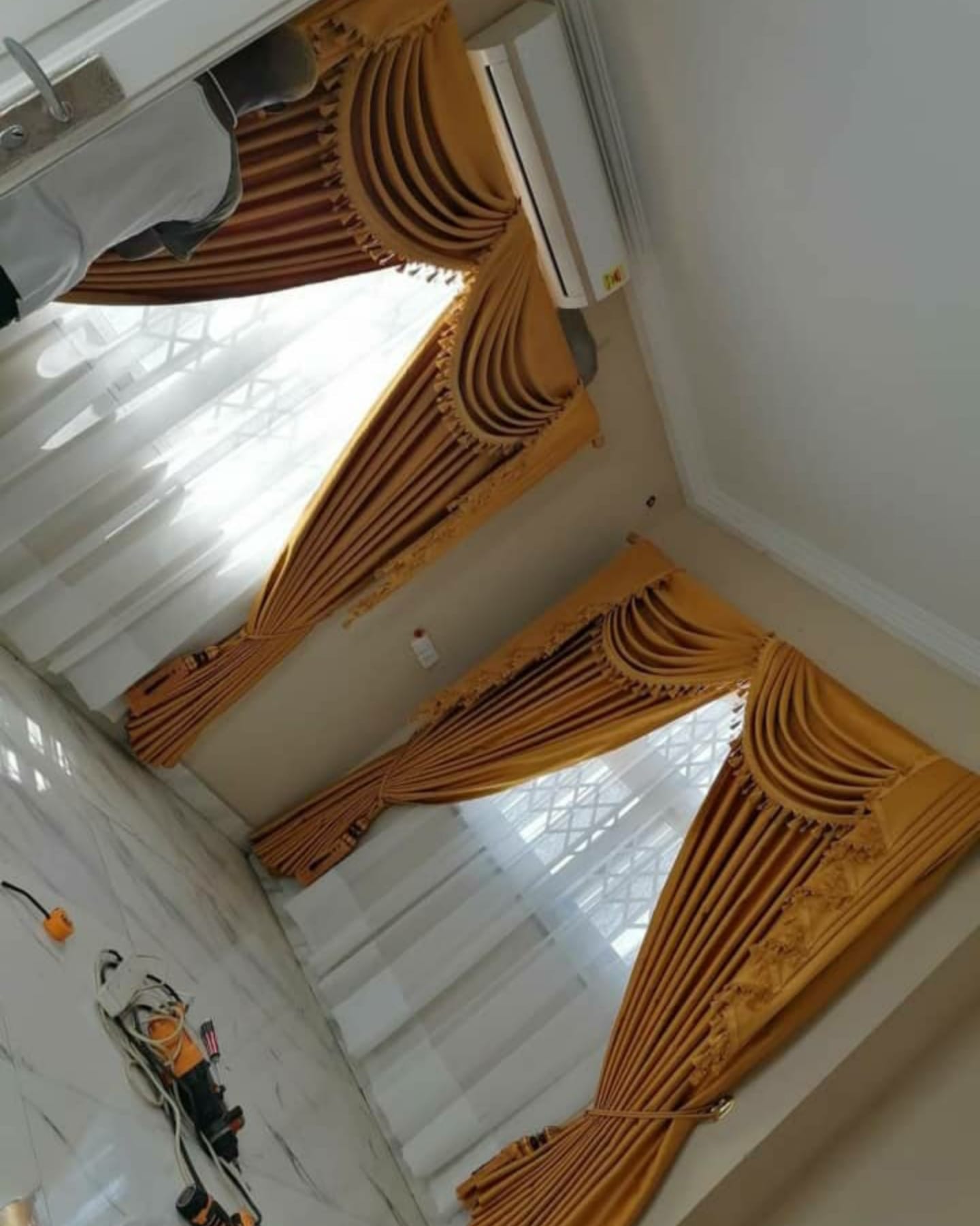 Curtain work
